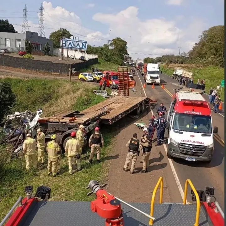 Acidente Entre Três caminhões Deixa um morto na pr 170 Em Guarapuava