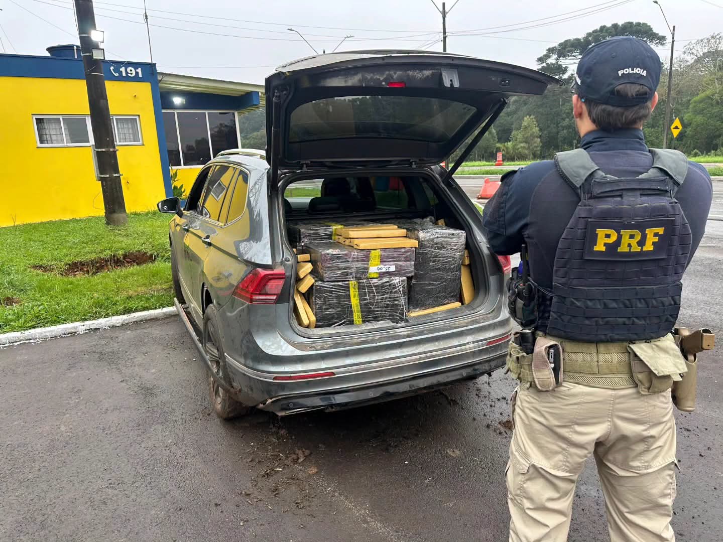 PRF aprende 897 quilos de drogas em duas ocorrências distintas em Guarapuava