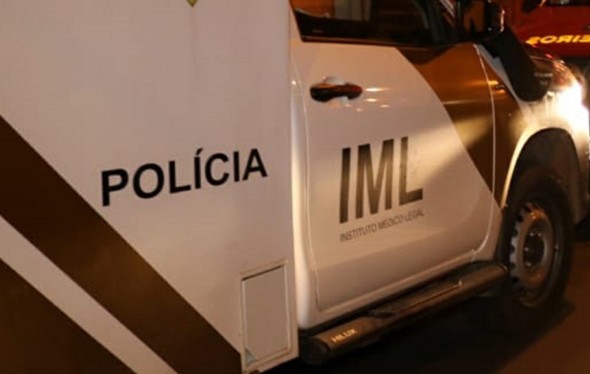 Homem é morto a tiros dentro de casa na frente dos filhos e da esposa em Guarapuava; os criminosos arrombaram o portão e invadiram a residência