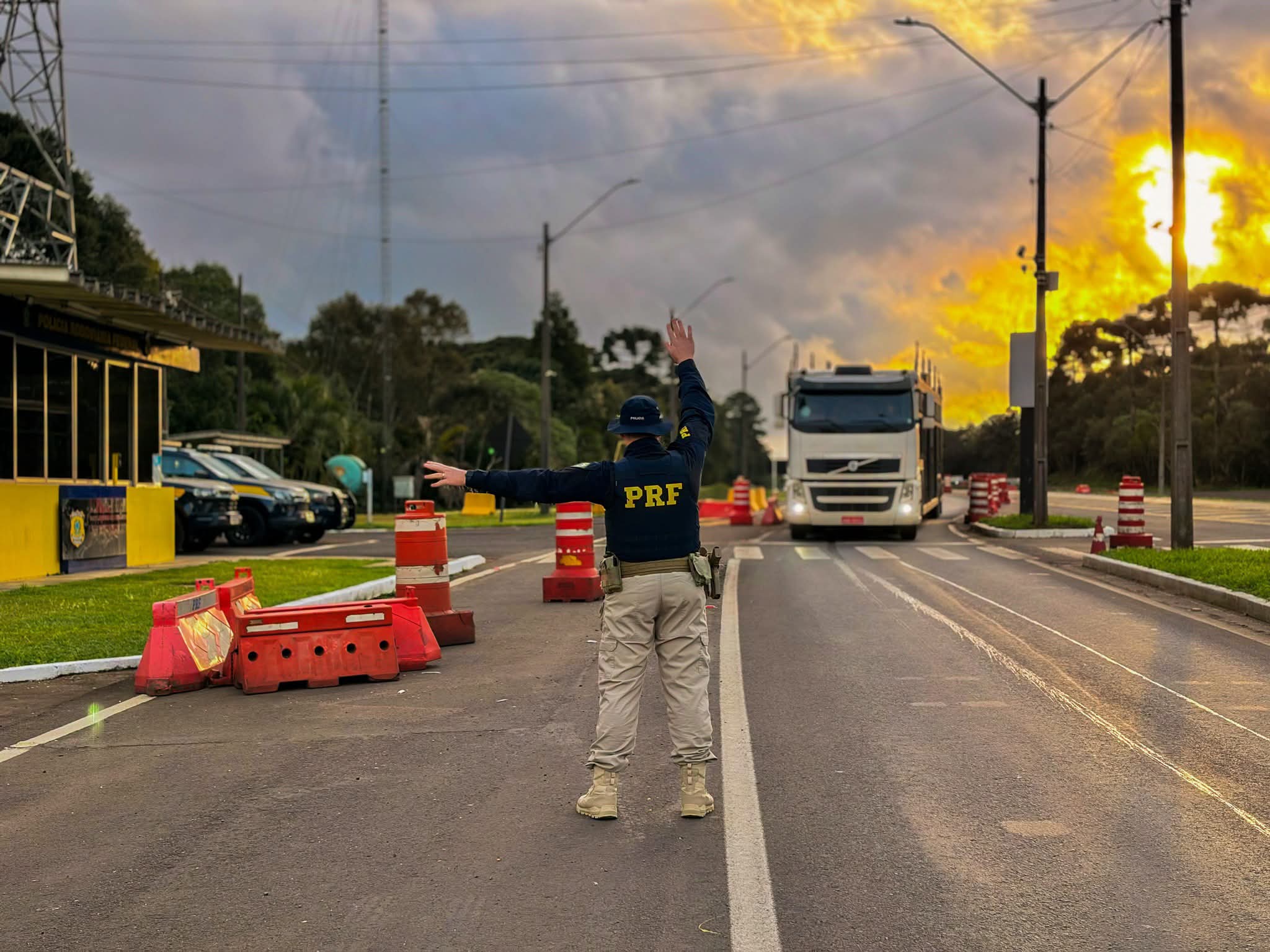 PRF Realiza ações Da semana Nacional De trânsito Em Guarapuava pr
