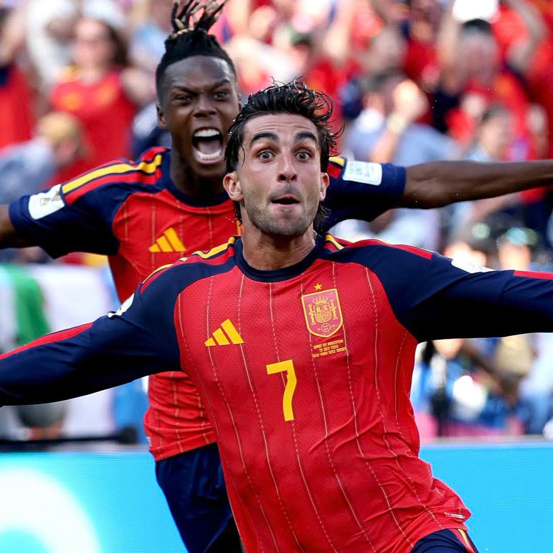 ESPANHA É CAMPEÃ DA COPA DO MUNDO… Não foi o futebol mais bonito, porém o mais eficiente da Copa.